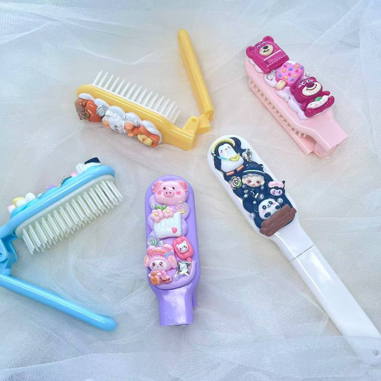 [NEW ARRIVAL] Kawaii Cute Cream Gel Handmade Foldable Hairbrush