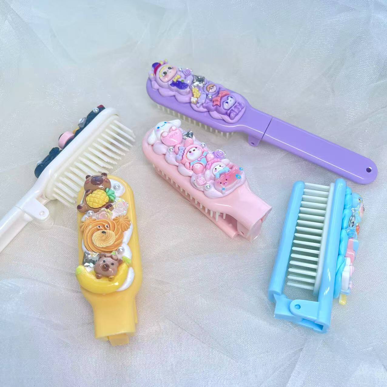 [NEW ARRIVAL] Kawaii Cute Cream Gel Handmade Foldable Hairbrush