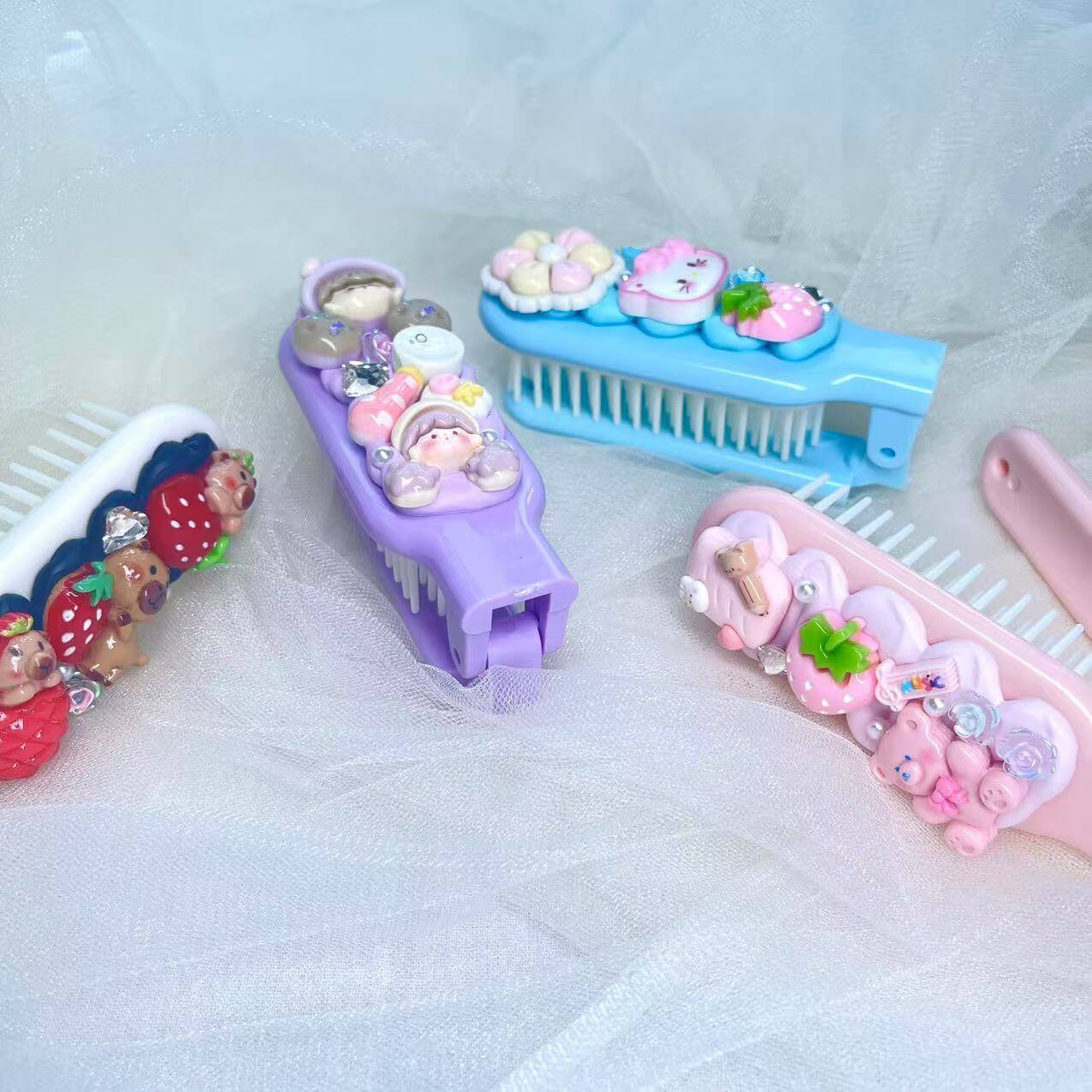 [NEW ARRIVAL] Kawaii Cute Cream Gel Handmade Foldable Hairbrush