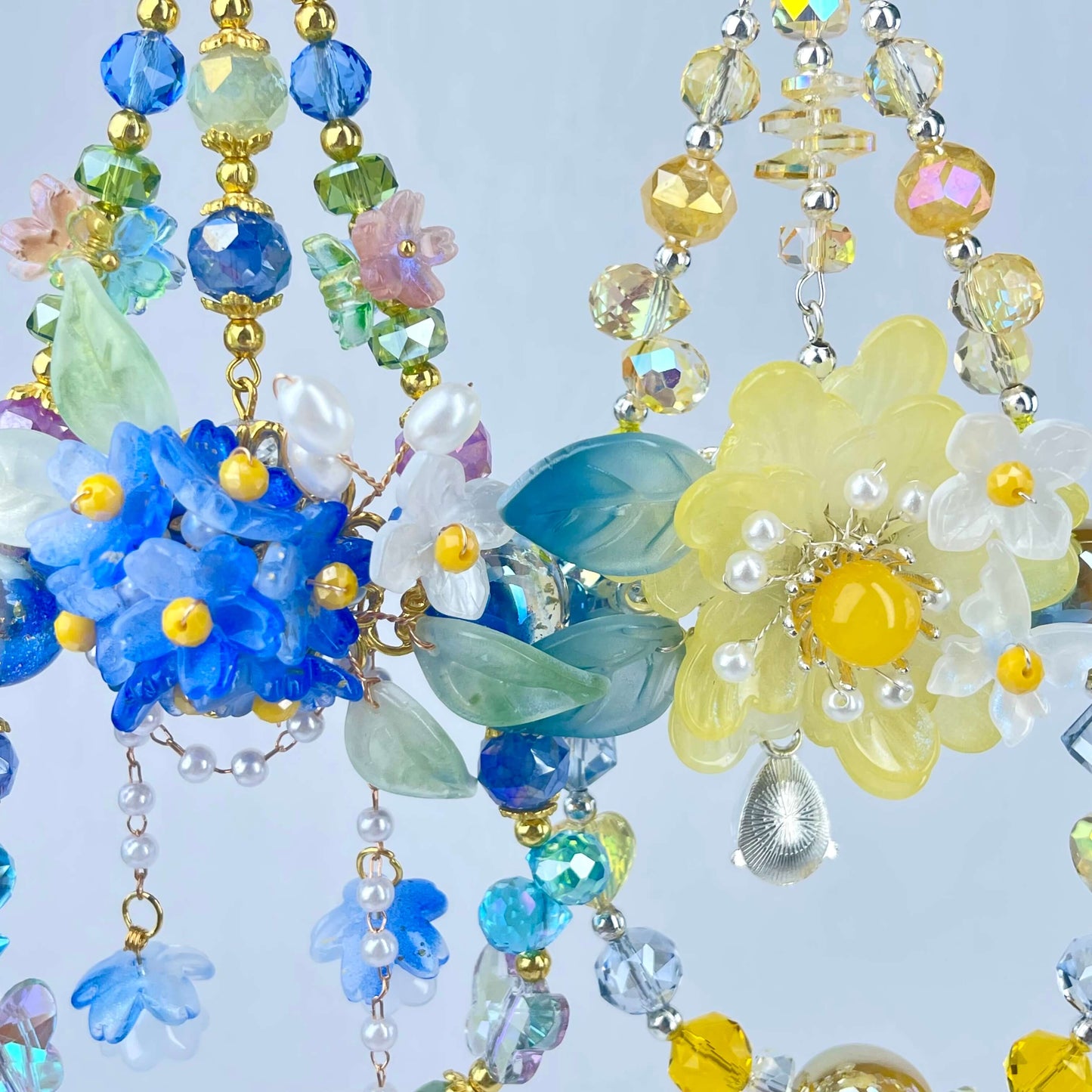 [Holiday Celebration] Premium Handmade Traditional Style Flower Glittering Phone Chain