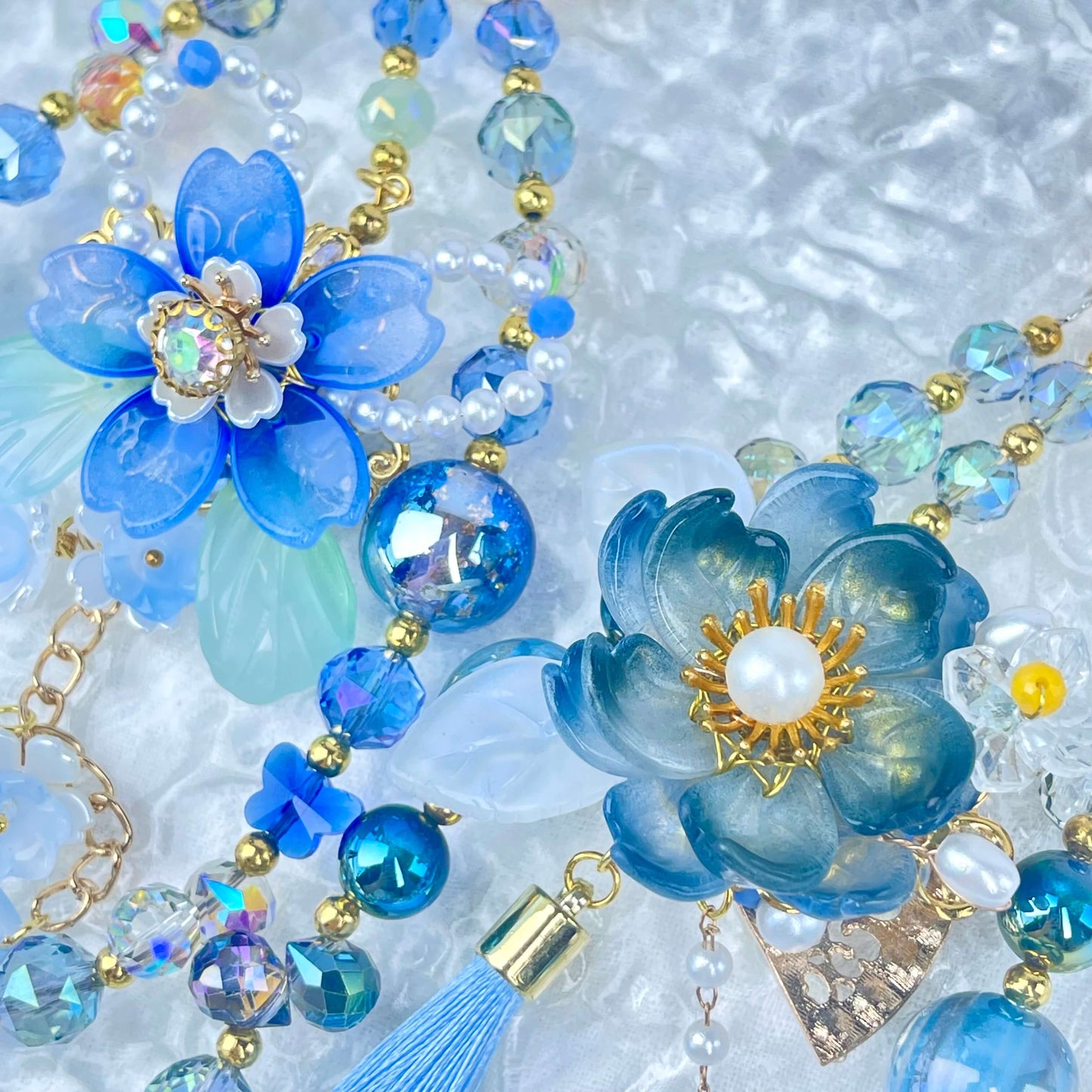 [Holiday Celebration] Premium Handmade Traditional Style Flower Glittering Phone Chain