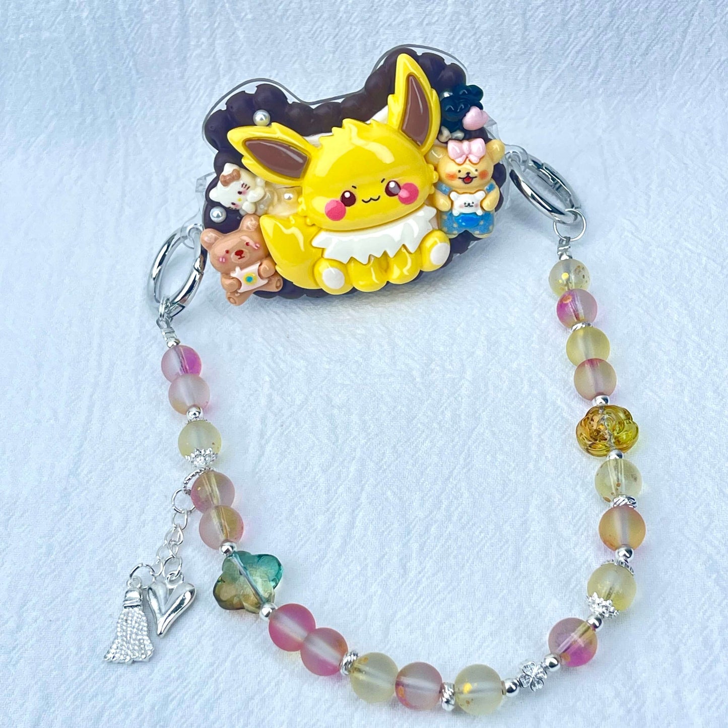 [Holiday Celebration] Kawaii Cream Gel and Glittering Rhinestones Mixes Styles Phone Clip with Phone Chain/Cross-body Chain