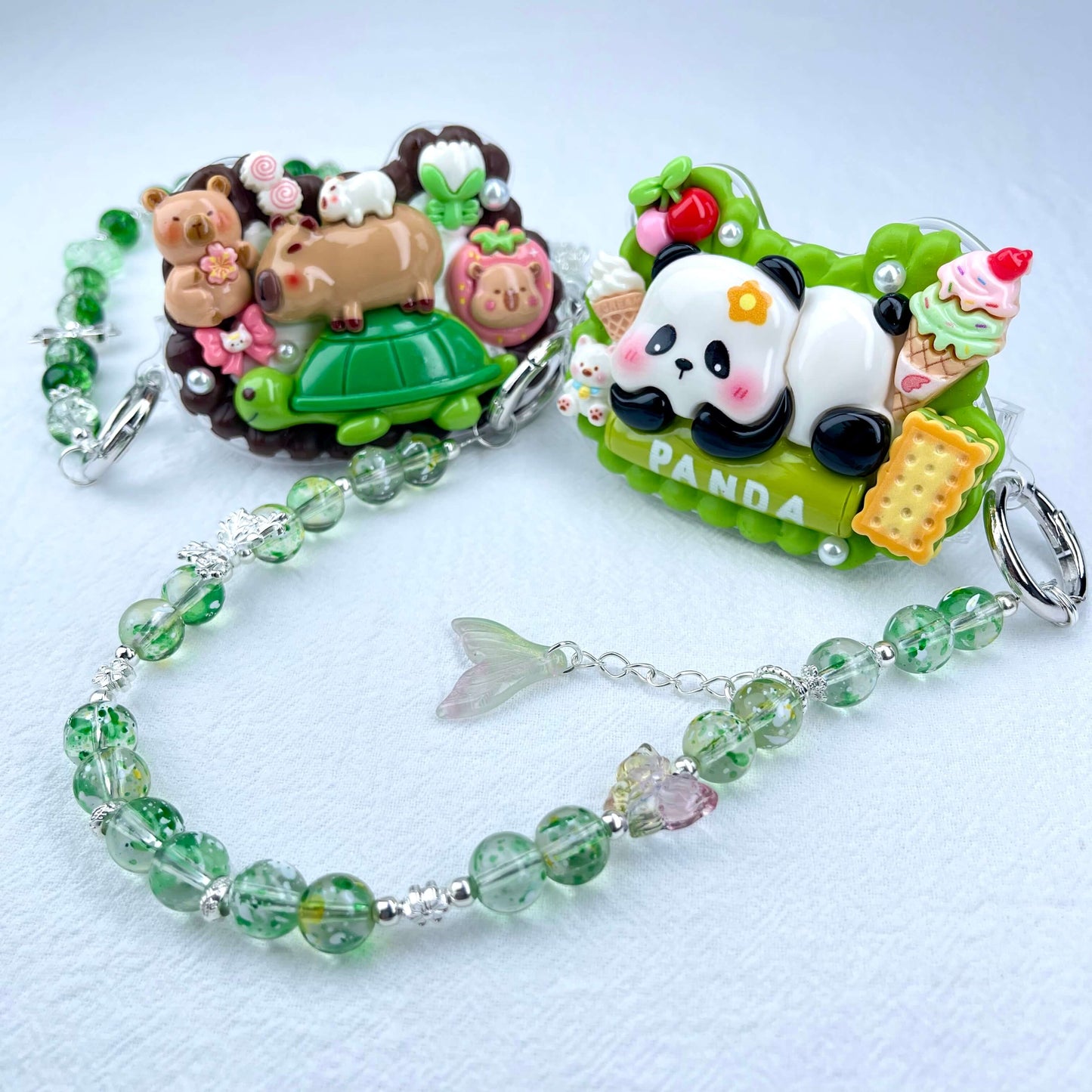 [Holiday Celebration] Kawaii Cream Gel and Glittering Rhinestones Mixes Styles Phone Clip with Phone Chain/Cross-body Chain