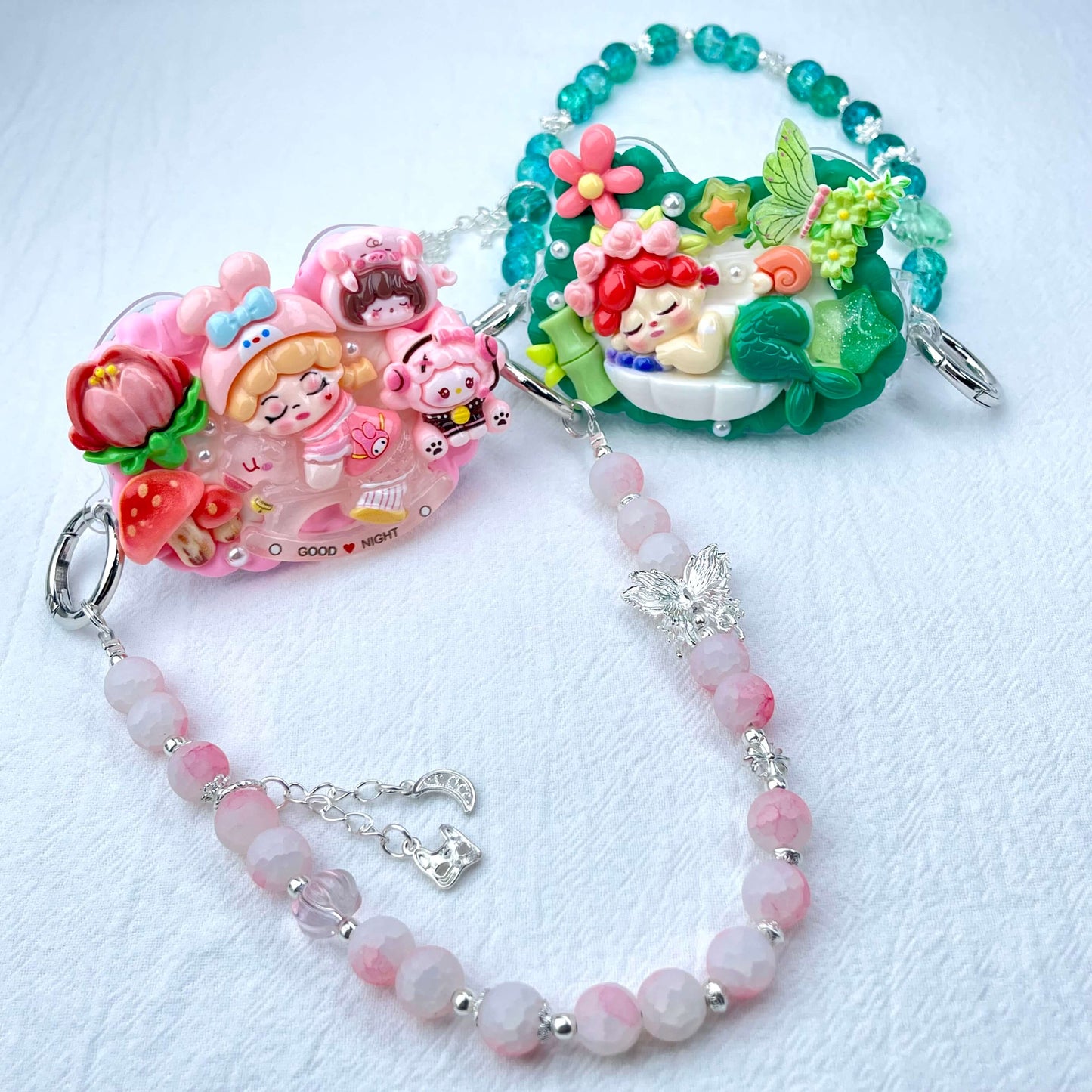 [Holiday Celebration] Kawaii Cream Gel and Glittering Rhinestones Mixes Styles Phone Clip with Phone Chain/Cross-body Chain