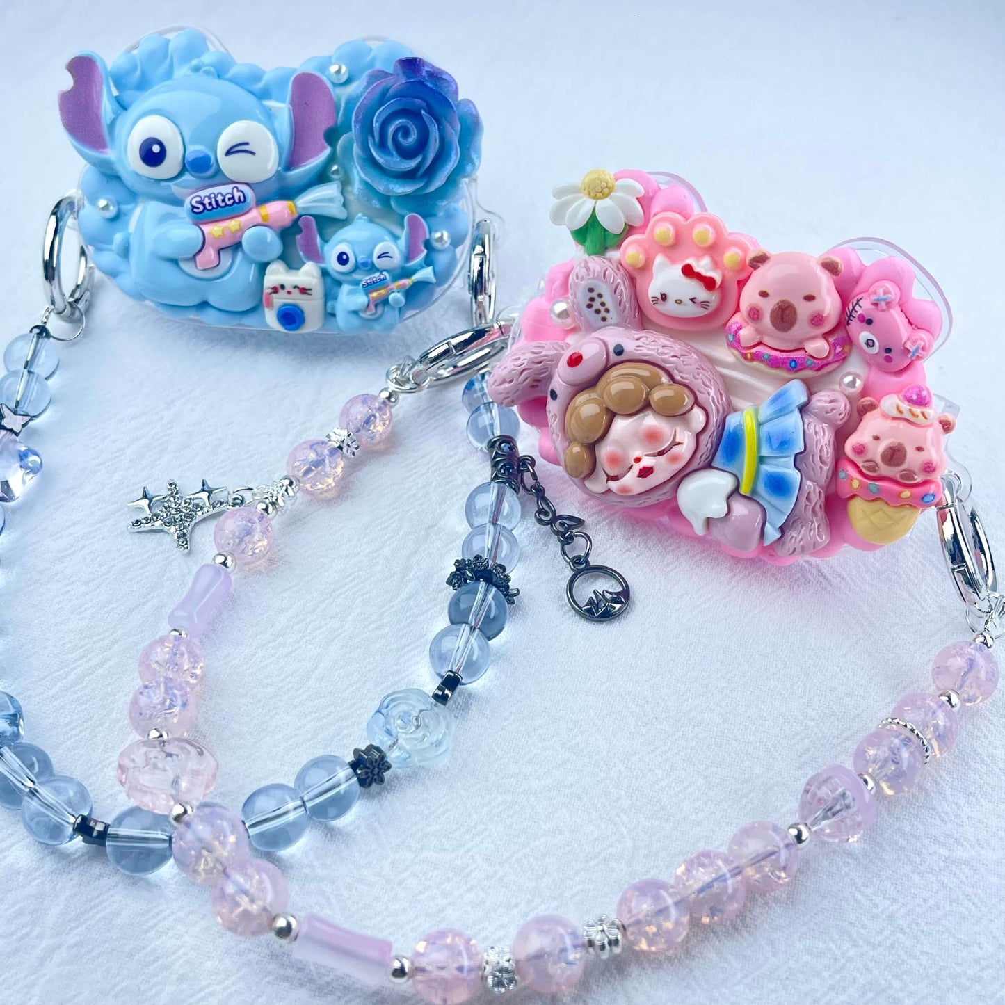 [Holiday Celebration] Kawaii Cream Gel and Glittering Rhinestones Mixes Styles Phone Clip with Phone Chain/Cross-body Chain