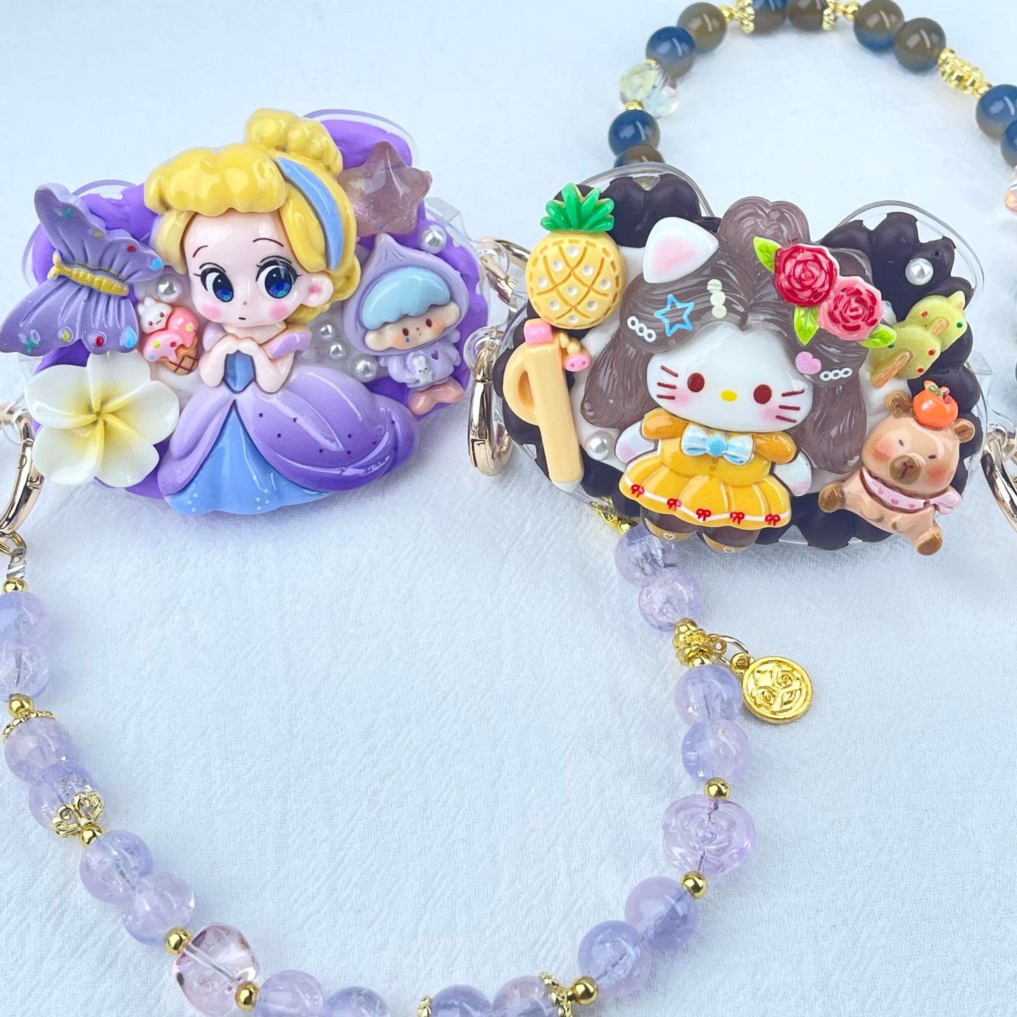 [Holiday Celebration] Kawaii Cream Gel and Glittering Rhinestones Mixes Styles Phone Clip with Phone Chain/Cross-body Chain