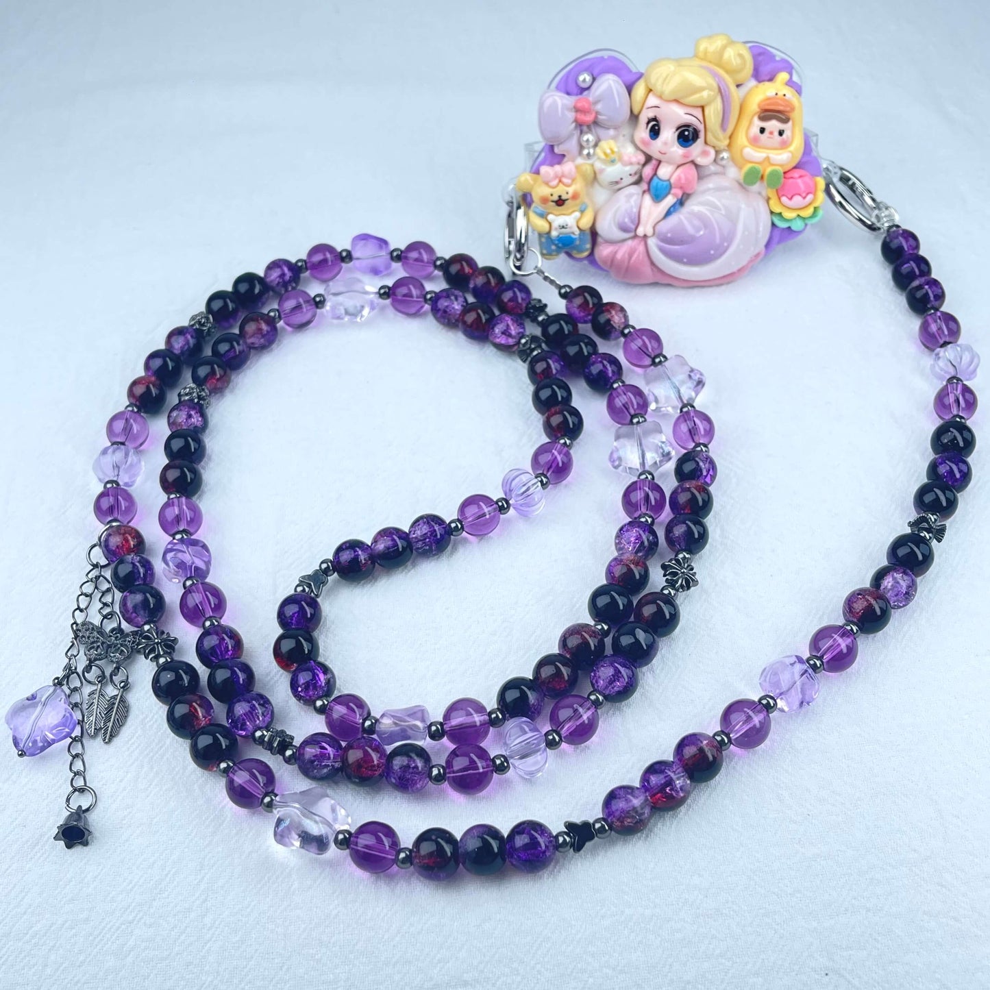 [Holiday Celebration] Kawaii Cream Gel and Glittering Rhinestones Mixes Styles Phone Clip with Phone Chain/Cross-body Chain