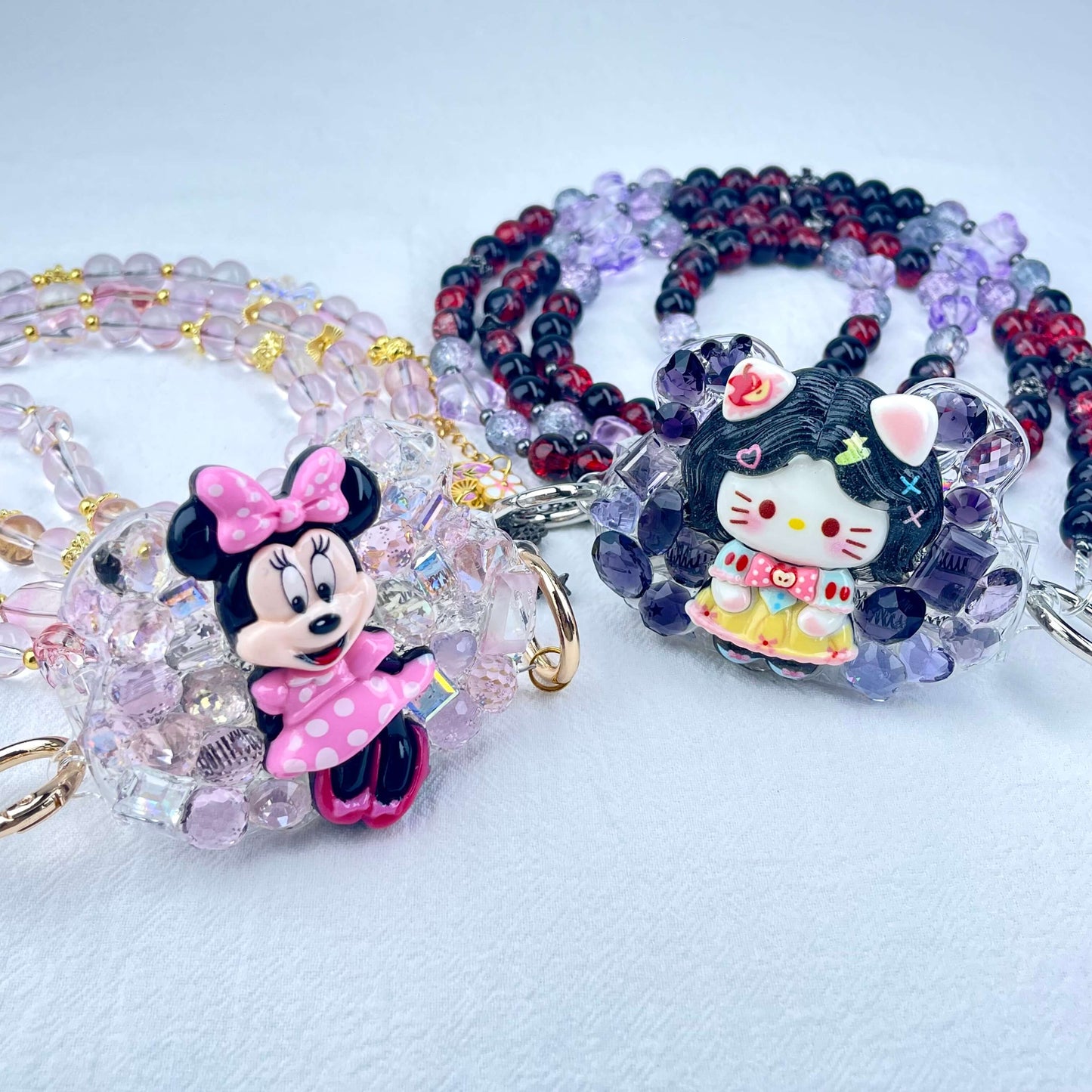 [Holiday Celebration] Kawaii Cream Gel and Glittering Rhinestones Mixes Styles Phone Clip with Phone Chain/Cross-body Chain