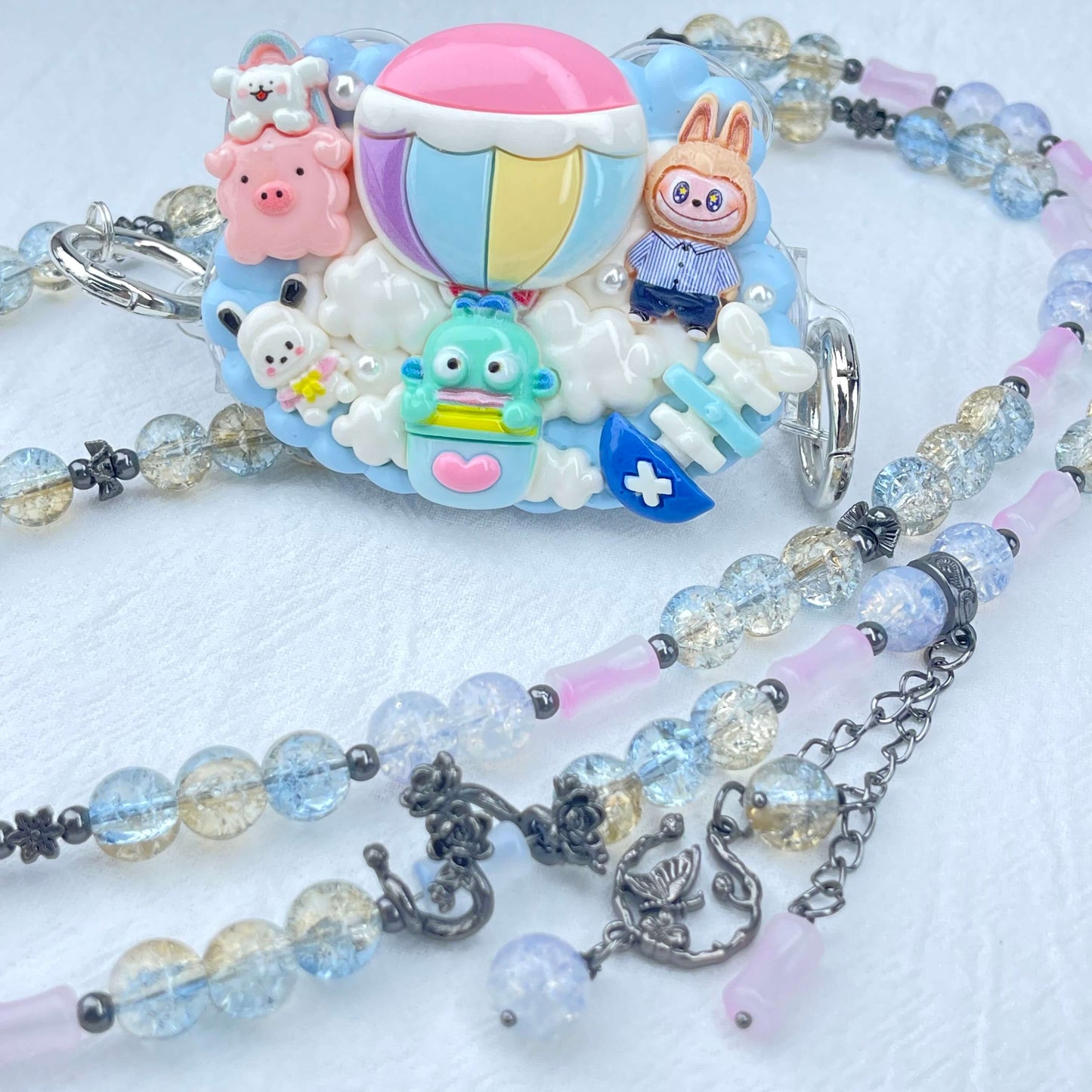 [Holiday Celebration] Kawaii Cream Gel and Glittering Rhinestones Mixes Styles Phone Clip with Phone Chain/Cross-body Chain