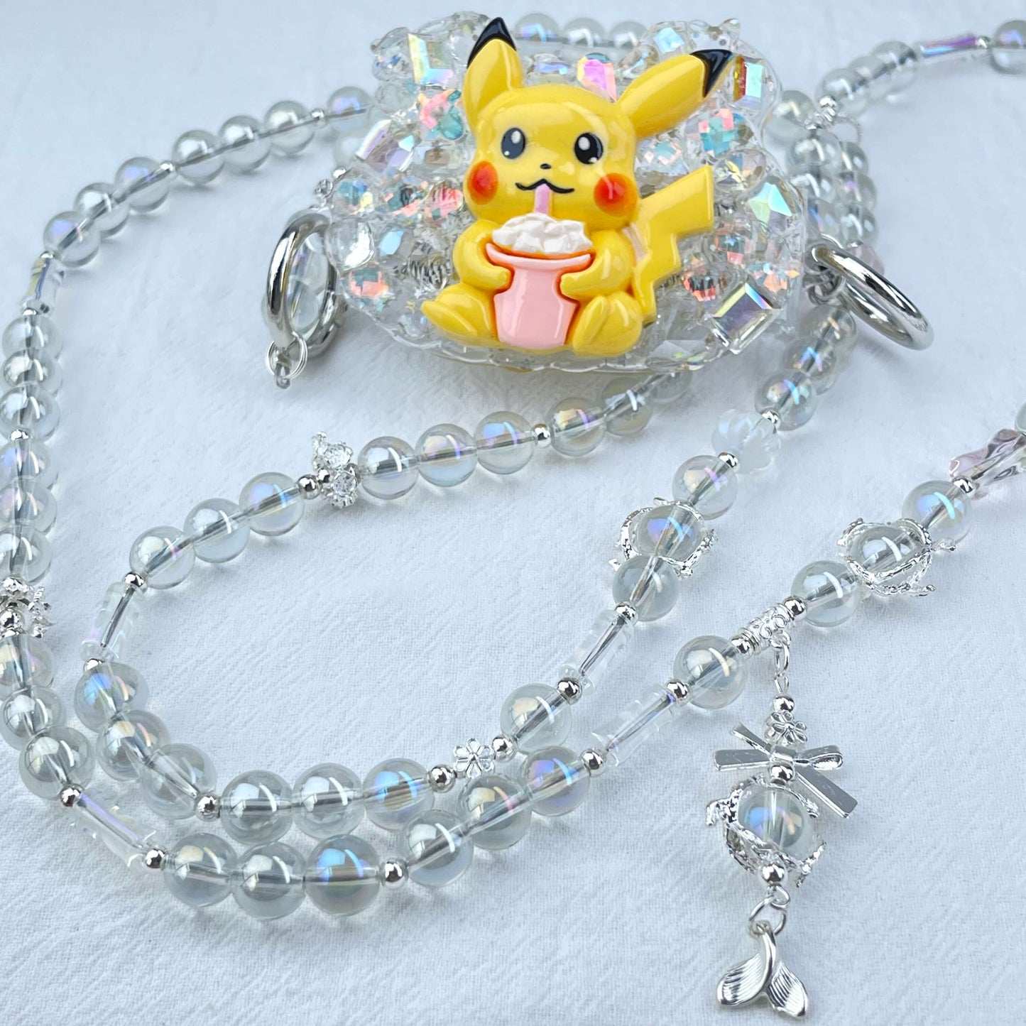 [Holiday Celebration] Kawaii Cream Gel and Glittering Rhinestones Mixes Styles Phone Clip with Phone Chain/Cross-body Chain