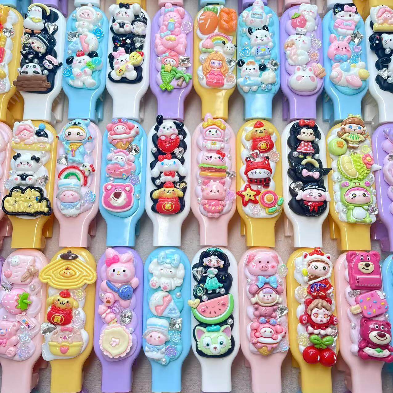 [NEW ARRIVAL] Kawaii Cute Cream Gel Handmade Foldable Hairbrush